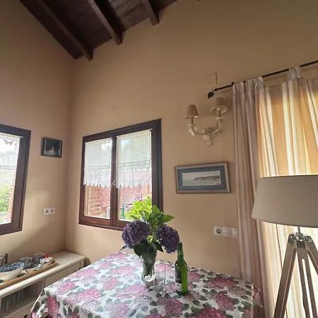 Rurales La Carbayala * Ovinana (Cudillero)