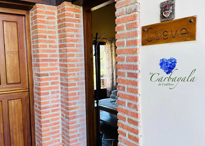 Rurales La Carbayala * Oviñana