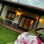 Carbayala Casinas Rurales Holiday home
