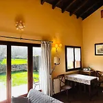 Carbayala Casinas Rurales Ovinana (Cudillero)
