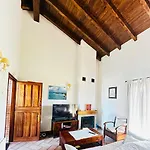 Carbayala Casinas Rurales Ovinana (Cudillero)